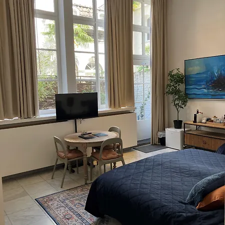 Hotel Galerie Dis